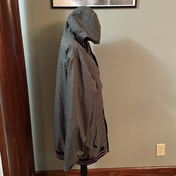 Saga Outwear hooded ski jacket. Size XL. - Picture 10 of 17